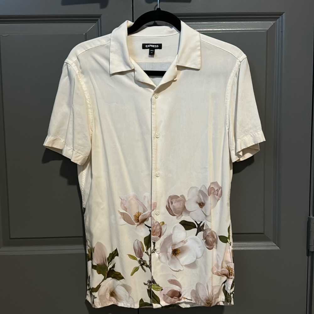 Express short sleeve shirt